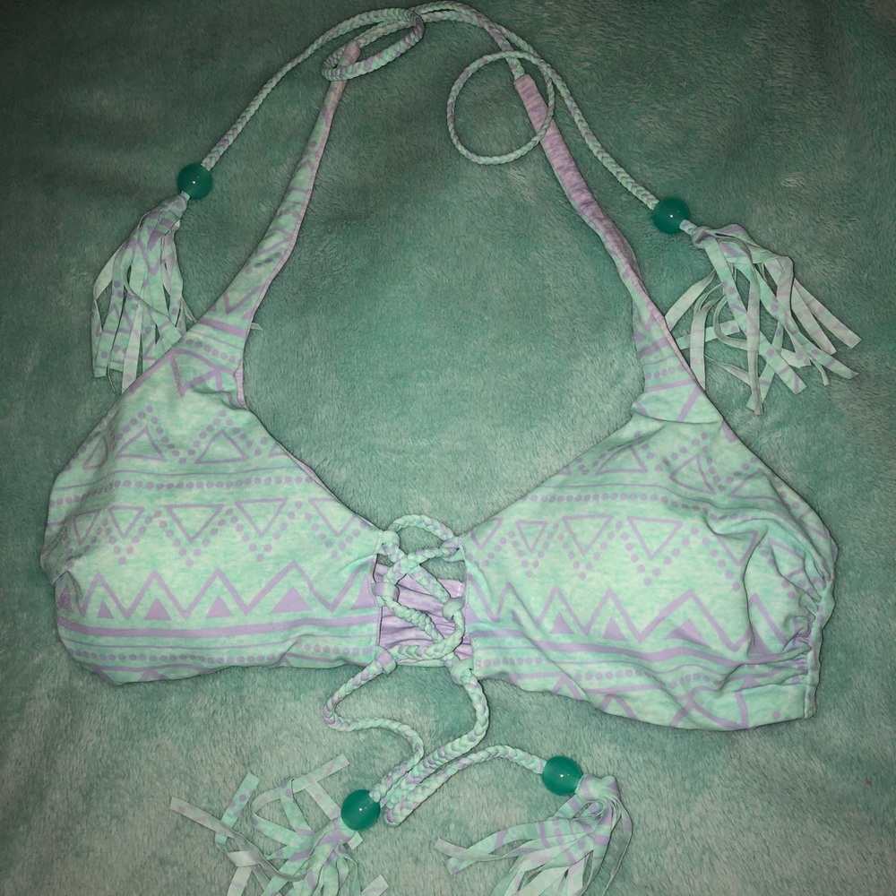 NEW w/out TAGS!!!  Never worn and reversible!
